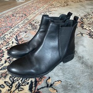 Chelsea Crew Rollo Black Leather Chelsea Booties